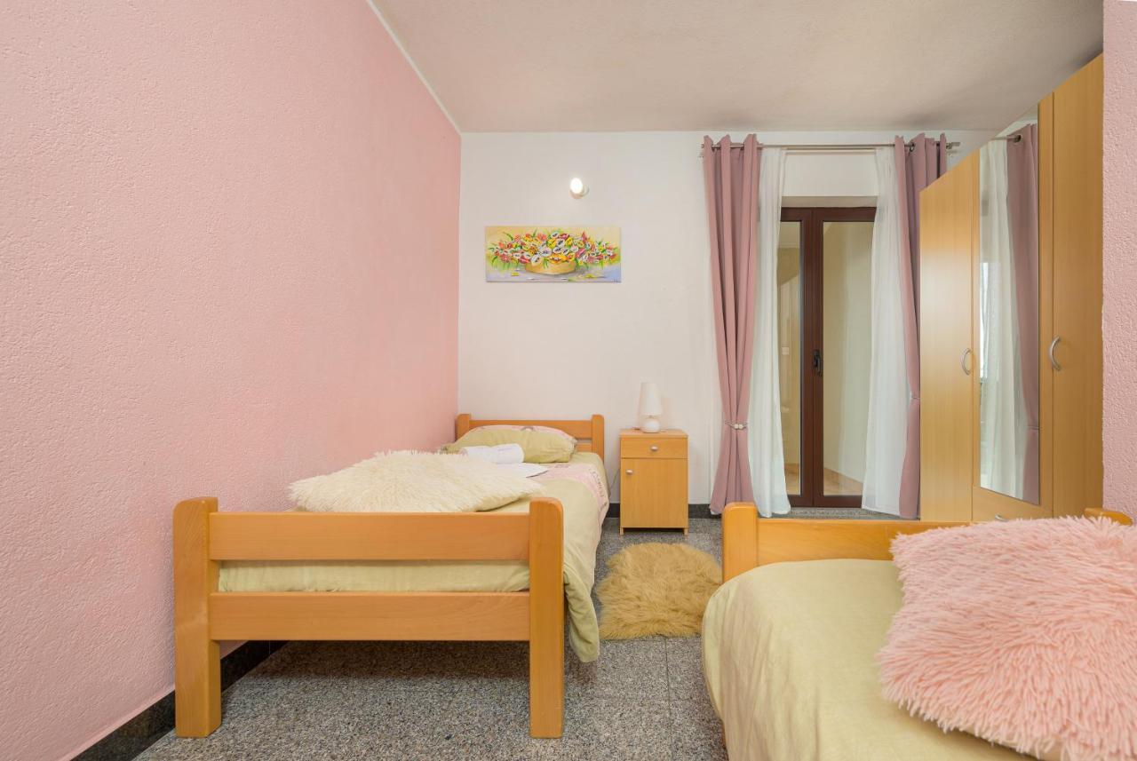 Holiday Apartment Ariella Krizanici Luaran gambar