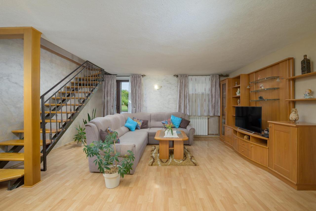 Holiday Apartment Ariella Krizanici Luaran gambar